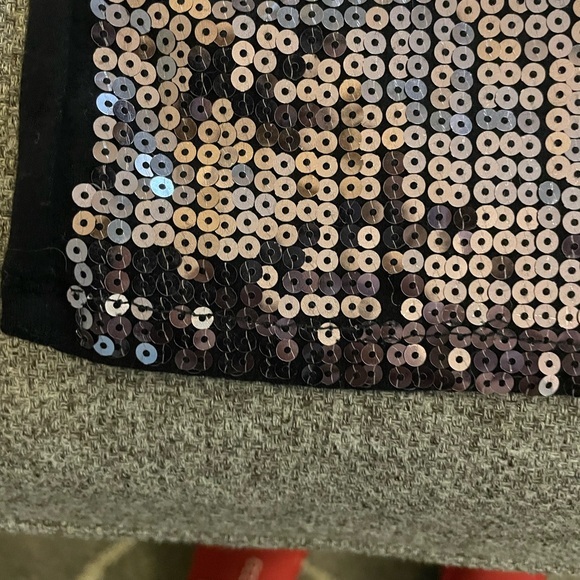 2B Bebe Sequined tank top‎ - Picture 3 of 5